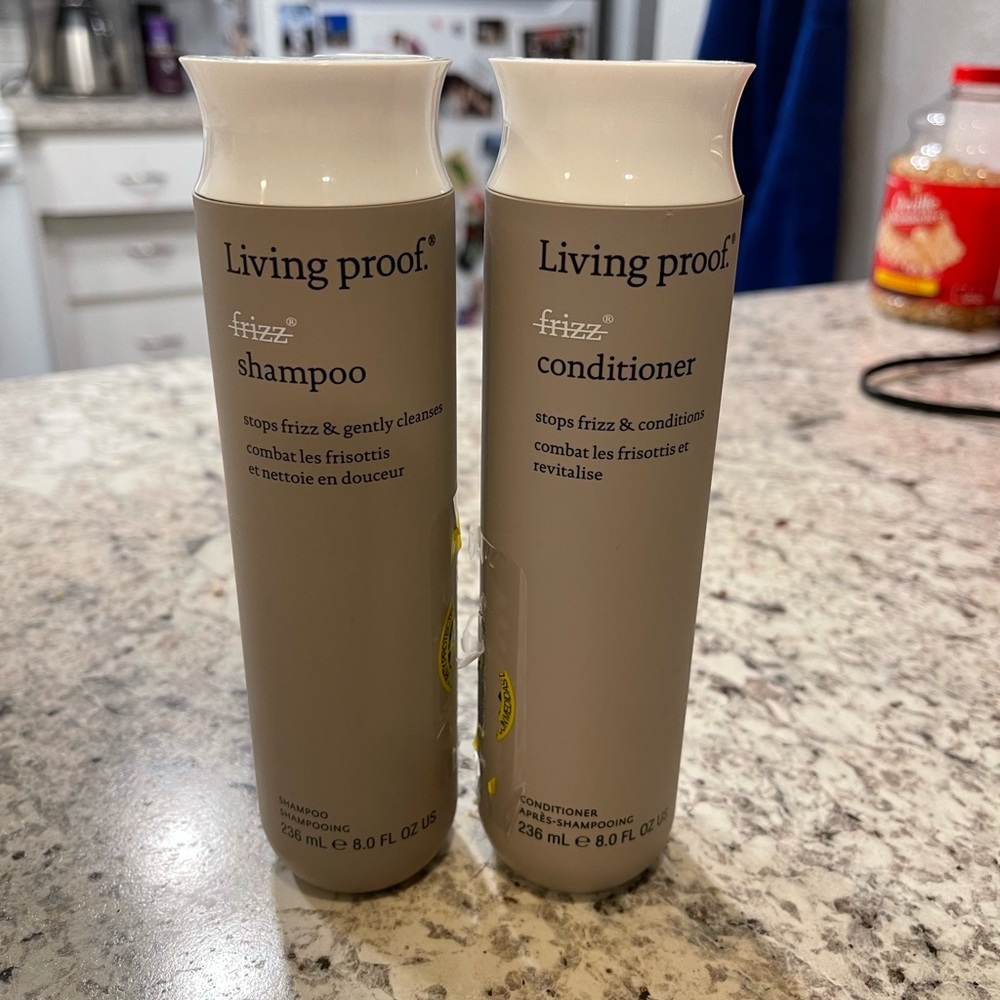 Living Proof- Anti-Frizz Shampoo & Conditioner Set
